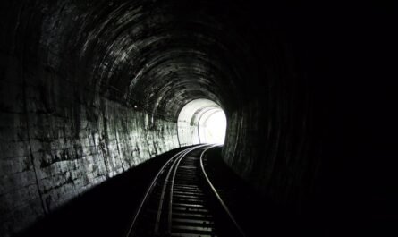 train_tunnel