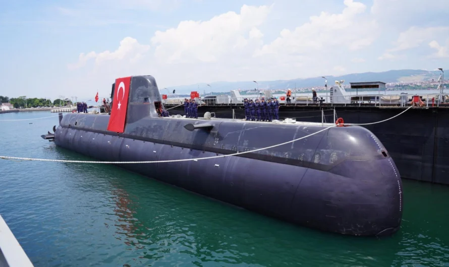 Η Τουρκία καθέλκυσε το τρίτο υποβρύχιο Reis