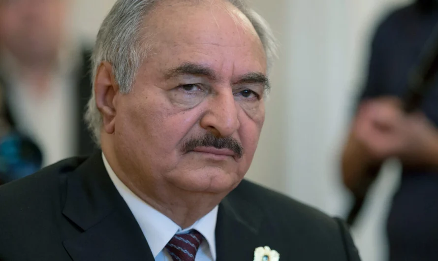 Ο Χαφτάρ δίνει άδεια στην Τουρκία για έρευνες στα ύδατα μεταξύ της Ελλάδας και της Κύπρου