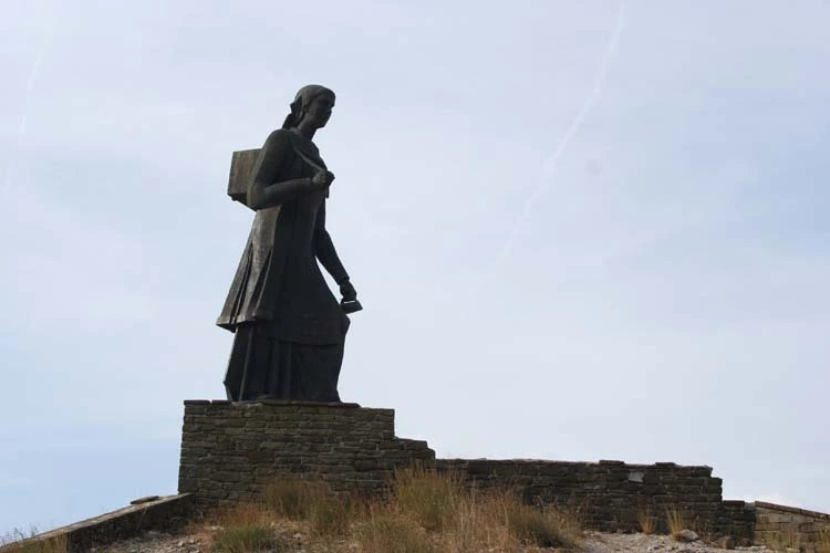 Υποχρεωτική Στράτευση Γυναικών