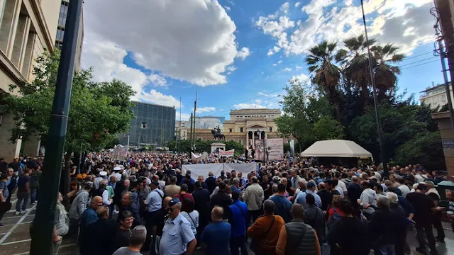 Συγκέντρωση διαμαρτυρίας στρατιωτικών: Μεγαλειώδης και ηχηρό μήνυμα στον ΥΕΘΑ Ν. Δένδια