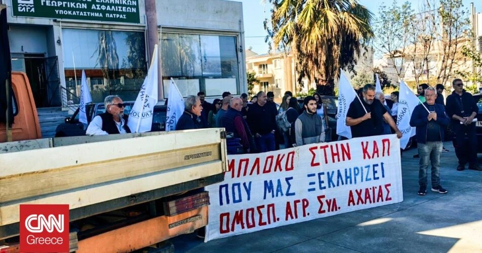 Αγρότες στα μπλόκα