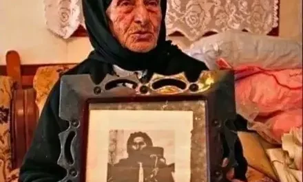 Η Ελληνίδα Μάνα