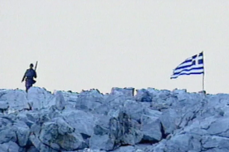 Όταν αφήνεις τη σημαία στον άνεμο, αφήνεις και την εμπιστοσύνη