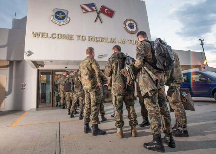 Βάση του Ιντσιρλίκ