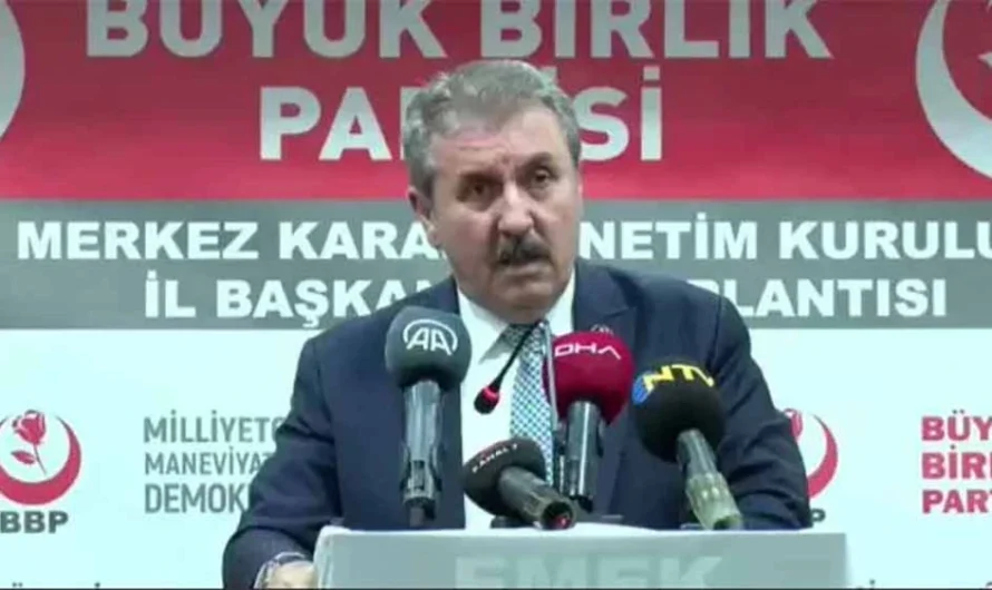 Ο Μουσταφά Ντεστιτζί απειλεί Ελλάδα και Γαλλία