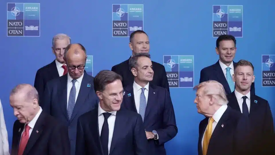 Κυριάκο Προσοχή, μη σκιστεί το καλσόν…