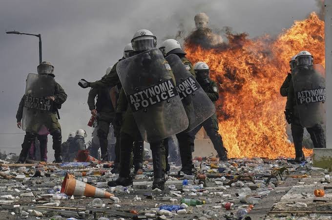 Πώς εννοείς τη "μηδενική ανοχή", Κυριάκο; 2 Μηδενική ανοχή ή Πλήρης ανεκτικότητα στην παρανομία