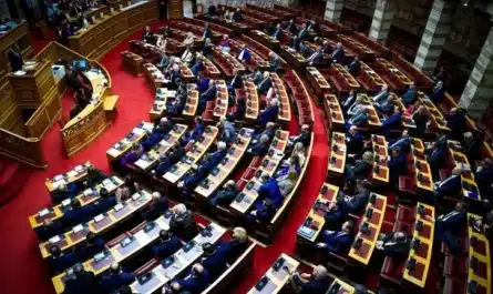 Οι απαράδεκτες αμοιβές των πολιτικών